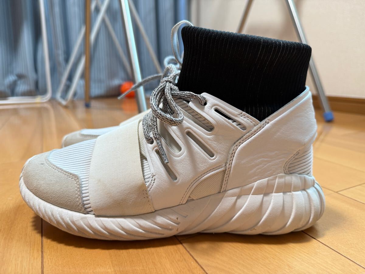 送料無料　中古品　アディダス オリジナルス チュブラー ドゥーム adidas TUBULAR DOOM 25.5cm 白系色　海外正規品