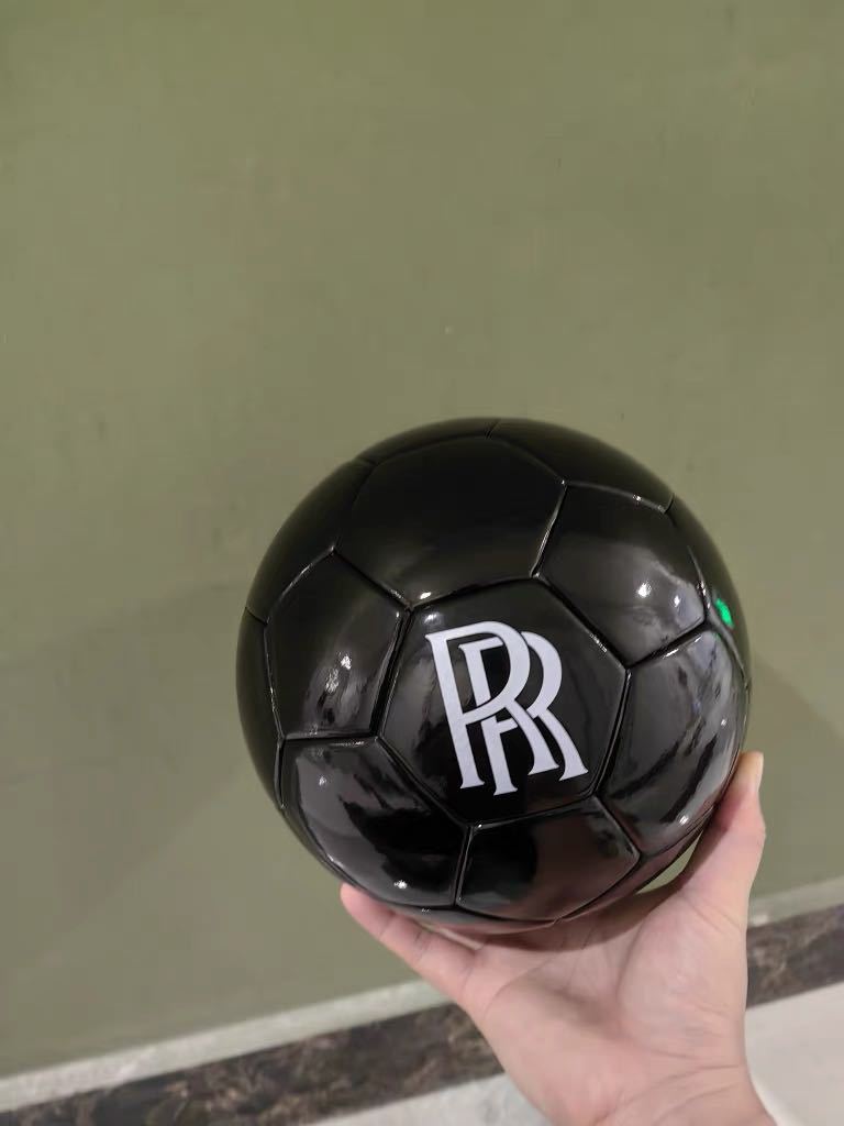 ロールスロイル　サッカーボール ボール 5号　インテリアにも