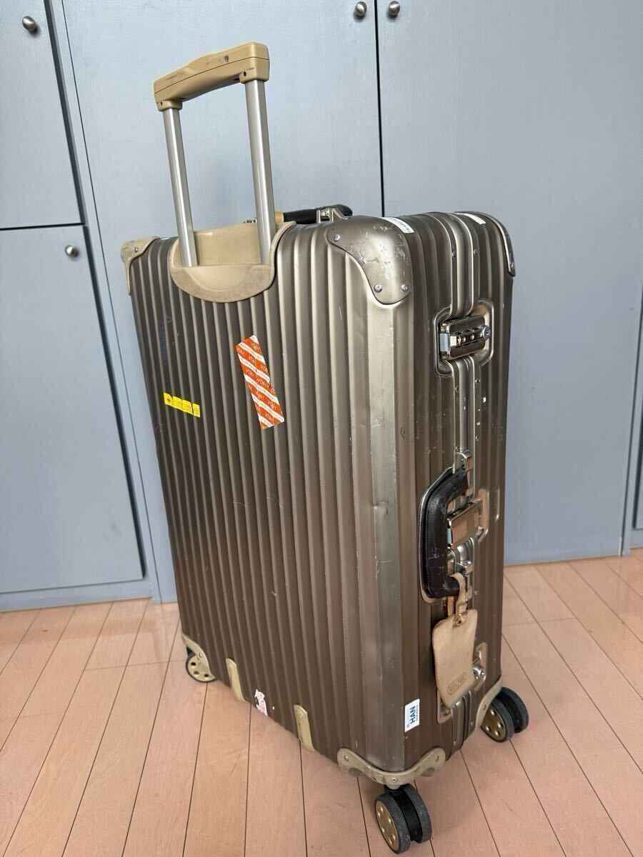 リモワ トパーズ チタニウム ゴールド4輪キャリーバッグ 945.70