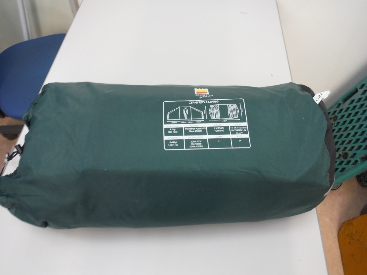 ○BEg WILD COUNTRY Zephyros 4 Living グリーン ４人用　大型テント　未使用　鳥取県　引取歓迎