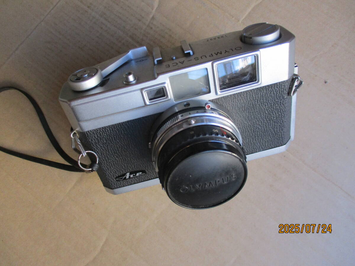 珍しいレンズ交換式３５ｍｍカメラ　「オリンパス　エース」
