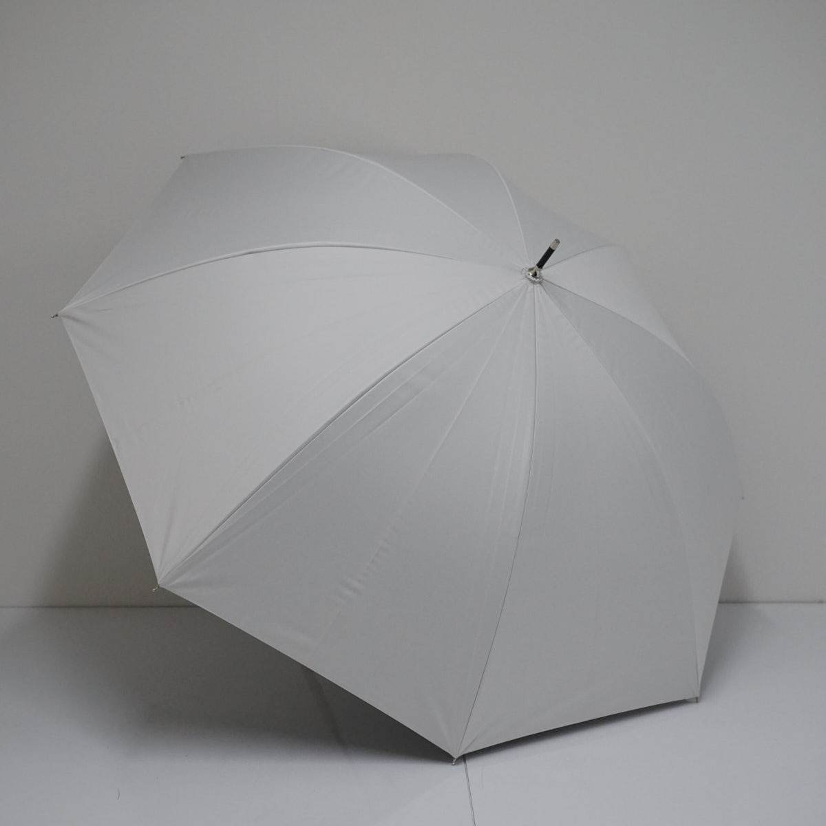 晴雨兼用傘 matti totti＋＋ マッティトッティプラス USED美品 完全遮光 撥水 天然竹手元 ホワイト 58cm A2879