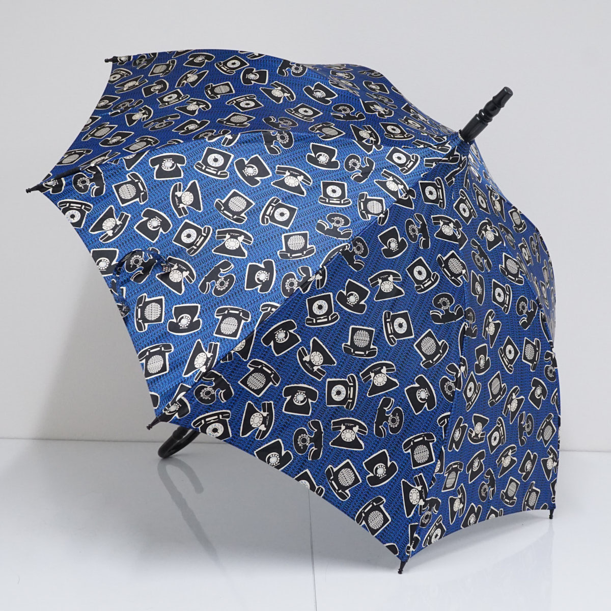 傘 ANNA SUI アナスイ パゴダ傘 USED美品 アート ブルー系 黒電話 個性的 グラス骨 58cm S2949