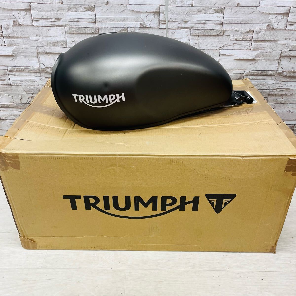 ☆訳あり・未使用品☆ TRIUMPH トライアンフ スピードツイン タンク ガソリンタンク 燃料タンク