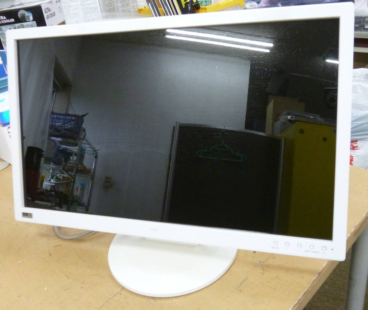 中古ジャンク NEC 23型ワイドカラー液晶ディスプレイ F23W1A [J-68] 送料無料(北海道・沖縄・離島・佐川急便中継料金がかかる地域は除く) 