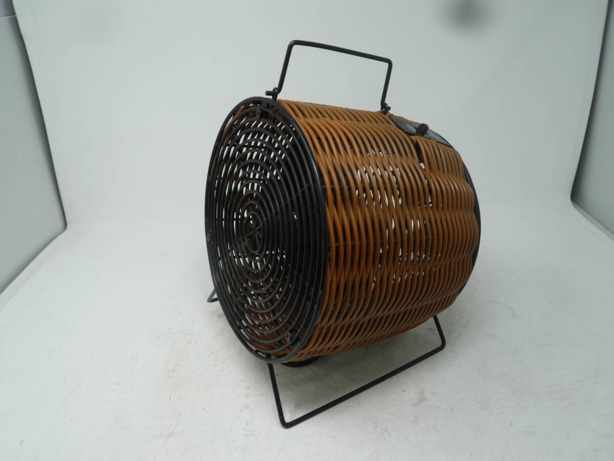 中古　ビニール製の籐風ファン【N-216】送料無料（北海道沖縄離島佐川急便中継料金がかかる地域は除く）