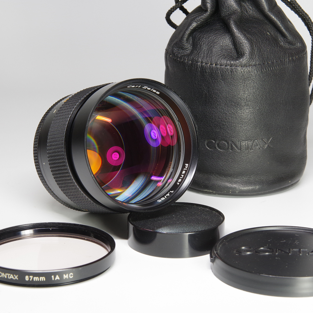 コンタックス　レンズ　Carl Zeiss　Planar 1.4/85 T*　500