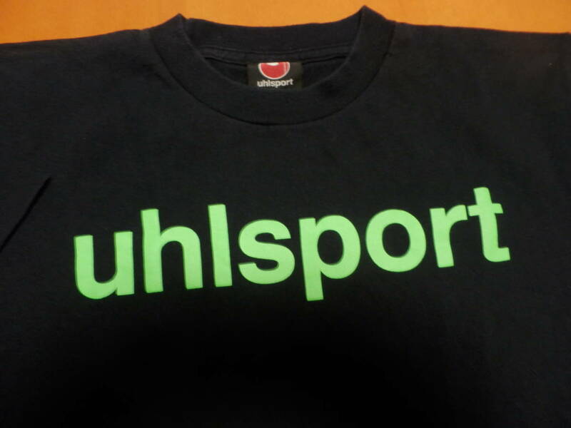 貴重品 Uhlsport ウールシュポルト ヨーロッパ 有名 スポーツ（サッカー）ブランド ロゴ Tシャツ M サイズ 正規取扱店購入品