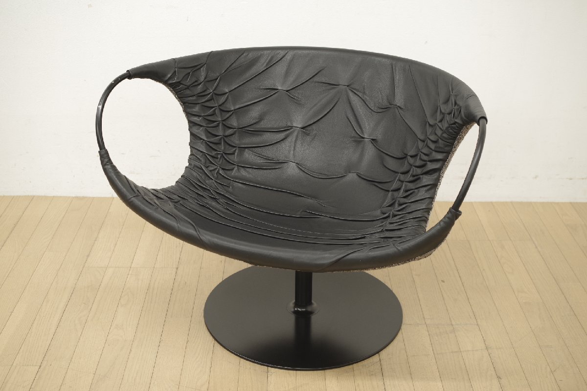 Moroso モローゾ Smock Armchair スモックアームチェア 本革 1P 黒 回転椅子 リビング カフェ ロビー 店舗 イタリア製 ブラック モダン