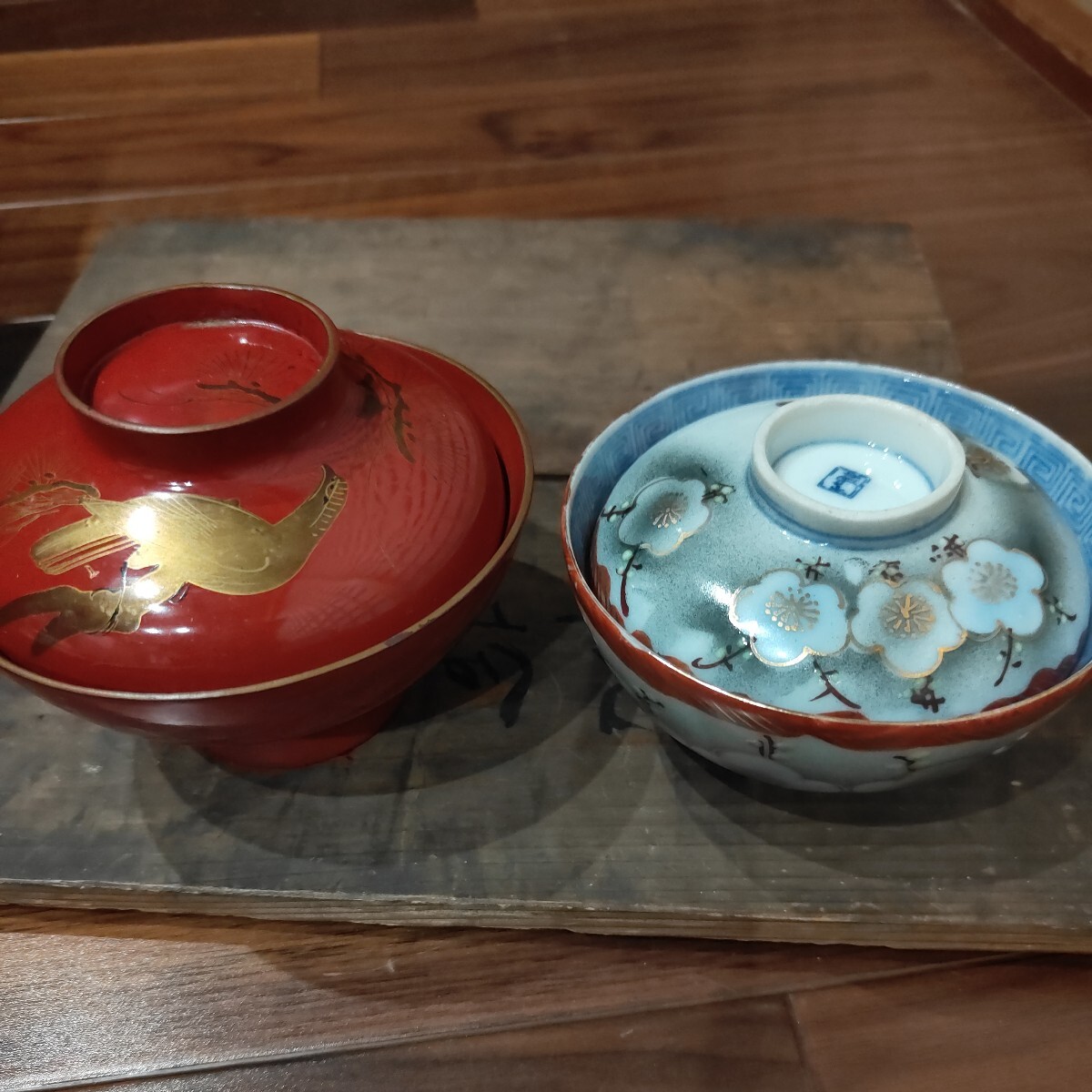 和食器　蓋つき吸い物椀と蓋つきごはん茶碗のセット　骨董品　レトロ食器　松に鷹柄の塗椀　梅柄ごはん茶碗　日本製　JAPAN 和風飾り