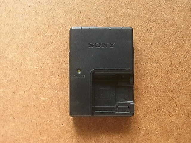 純正 SONY ソニー バッテリーチャージャー BC-CS3 送料230円　中古3