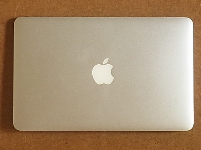 Apple アップル　macbook Air 11インチ/1.4GHz/2GB/SSD4GB 　A1370 EMC2393 送料630円～ 難あり