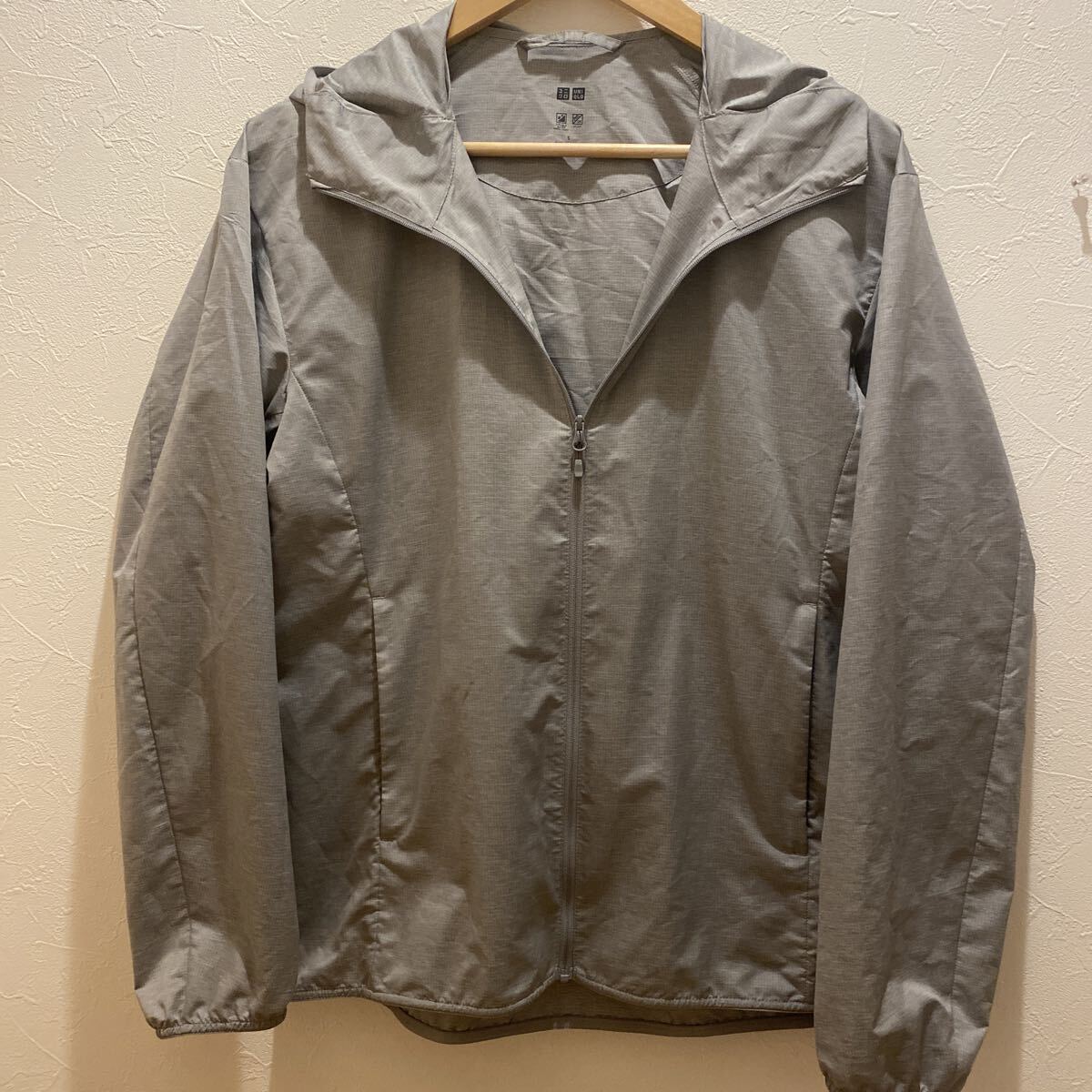 ユニクロ ポケッタブルパーカ ウィンドブレーカー UNIQLO Sサイズ グレー UV対策