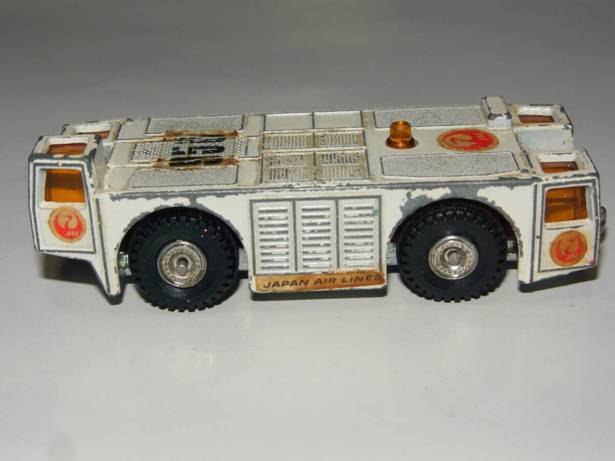 トミカ　95　JAL　TOWING　TRACTOR　JAPAN