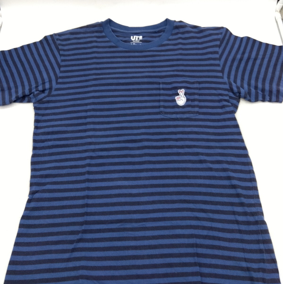 【保管品】ユニクロ 青 × 黒 ピーターカイザー コラボ ボーダー柄 古着 半袖 綿100 Tシャツ Lサイズ HOPE 刺繍入 胸ポケット付き DM0805O
