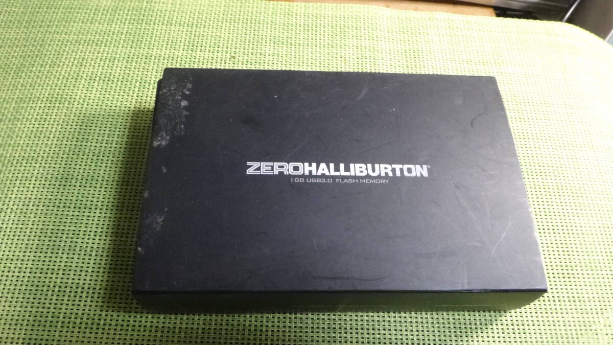 ZERO HALLIBURTON USBフラッシュメモリ 1GB GH-UFD1GZH