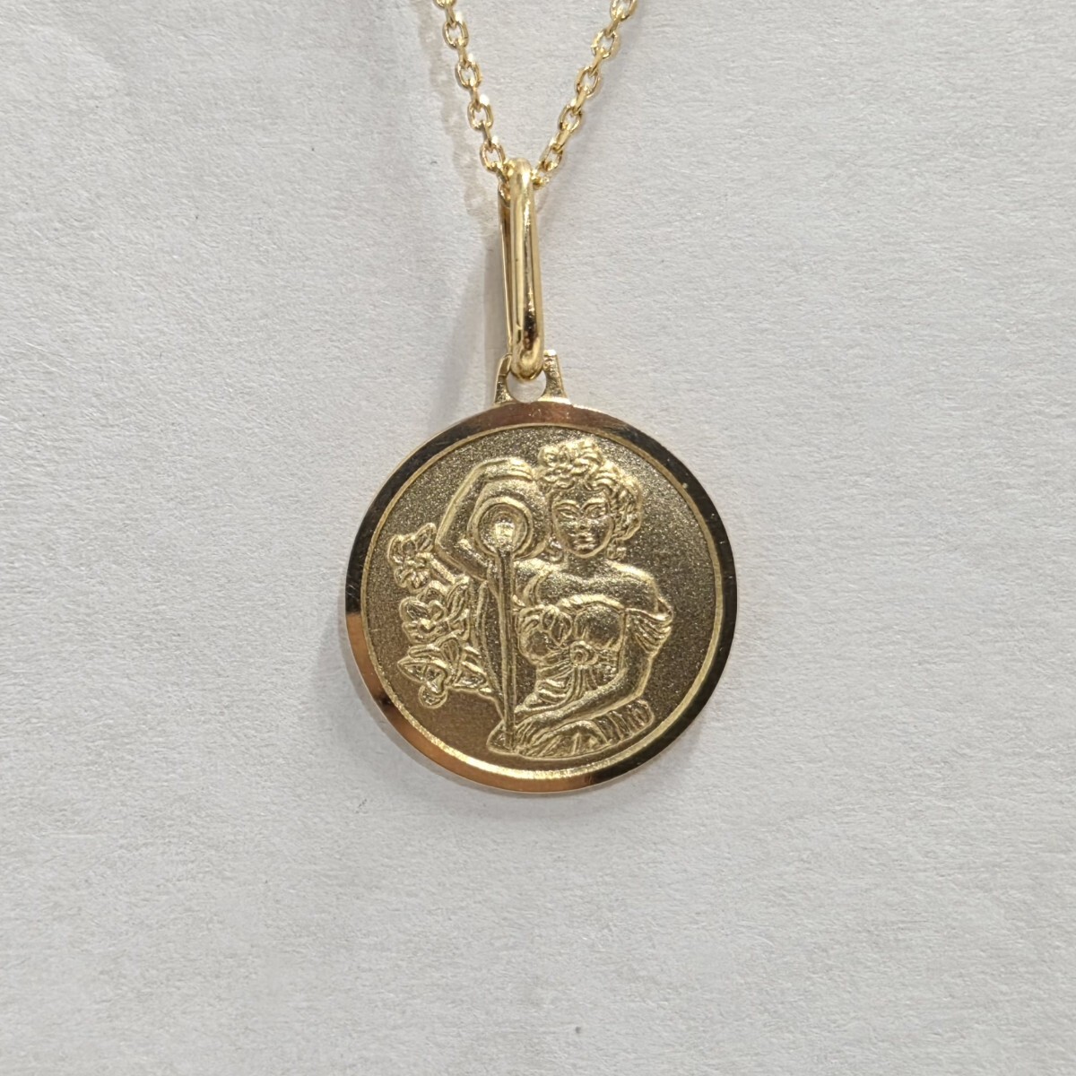 新品　イタリア製(UNOAERRE)　K18星座デザインペンダントトップ　水瓶座