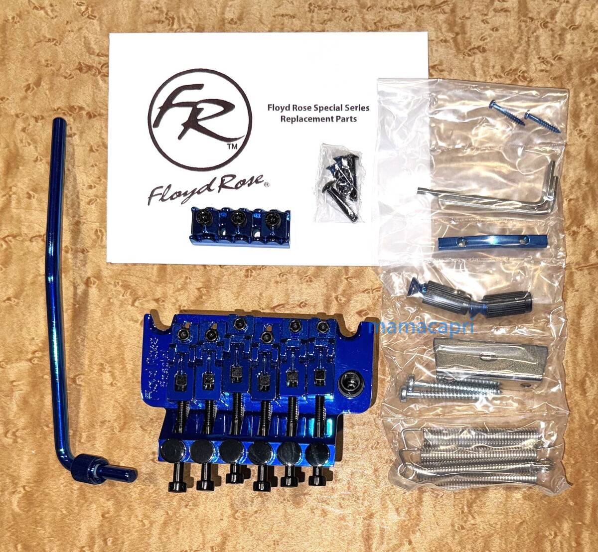 新品Floyd Rose 純正 箱入 FRTSVBL Special Series R3Nut 37mm Tremolo System Blueブルー フロイド ローズ スペシャル トレモロ ブリッジ