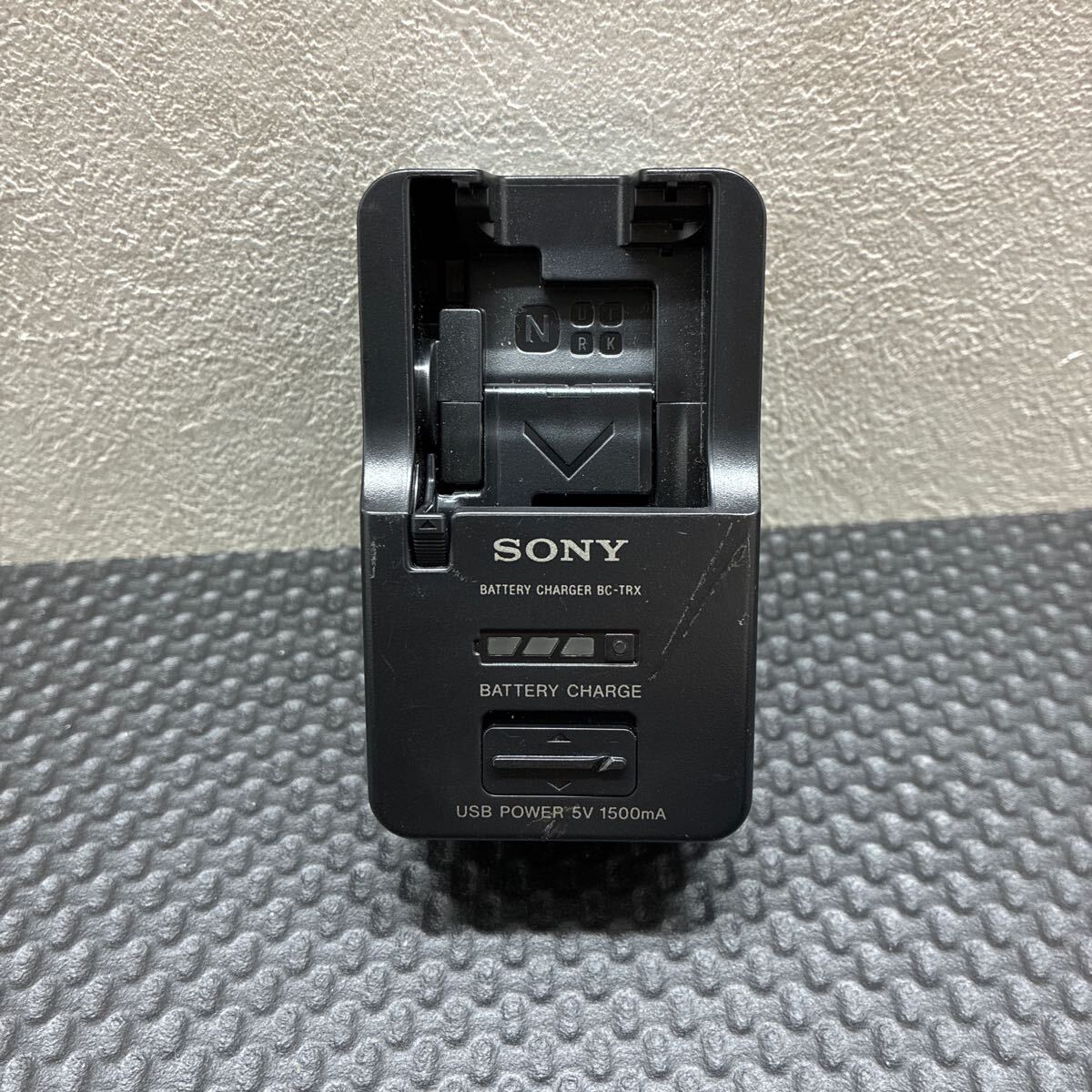 ★動作品★SONY バッテリーチャージャー BC-TRX