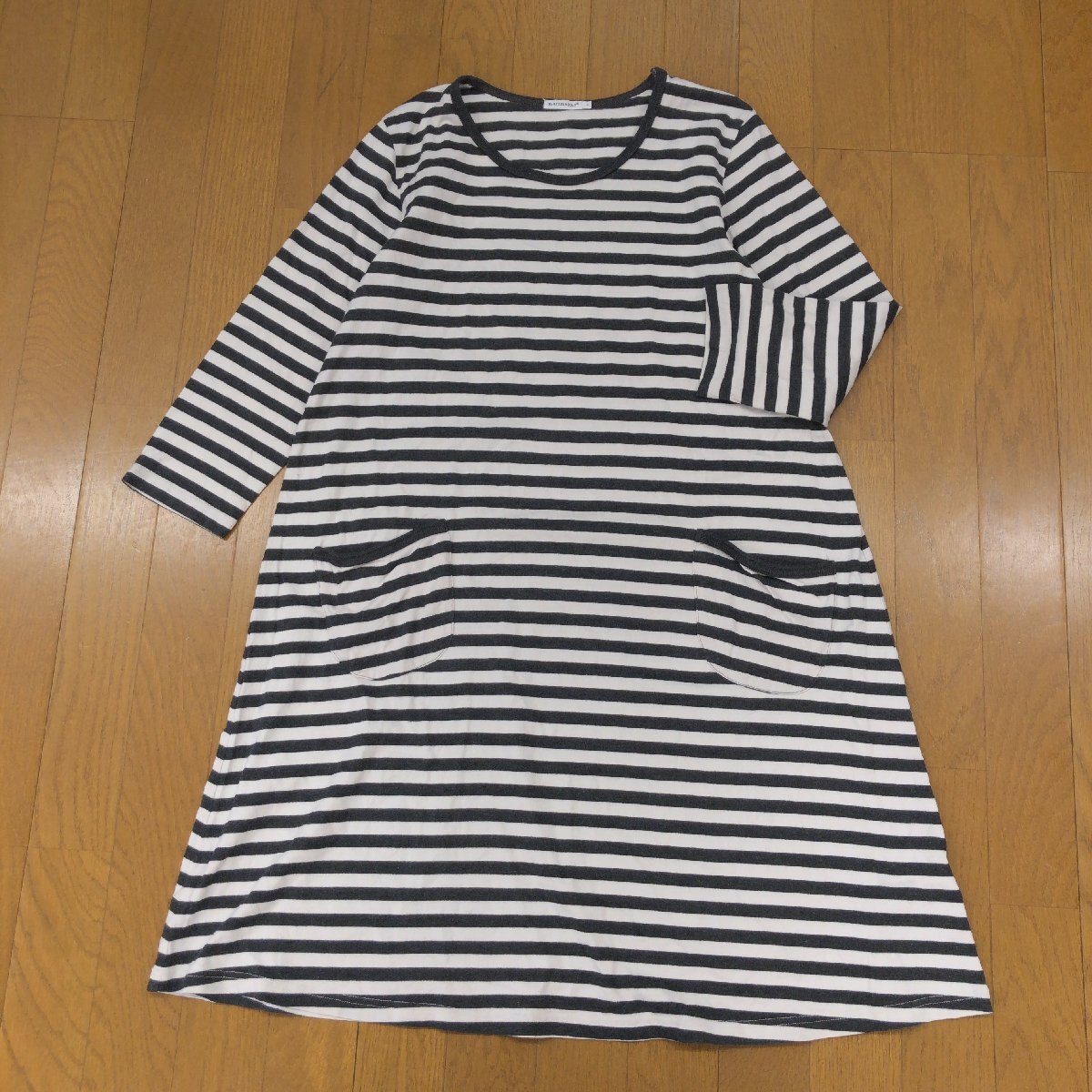 marimekko マリメッコ コットン100% オープンネック ボーダー ワンピース M 白系 オフホワイト×黒 ブラック チュニック ミディ丈 長袖