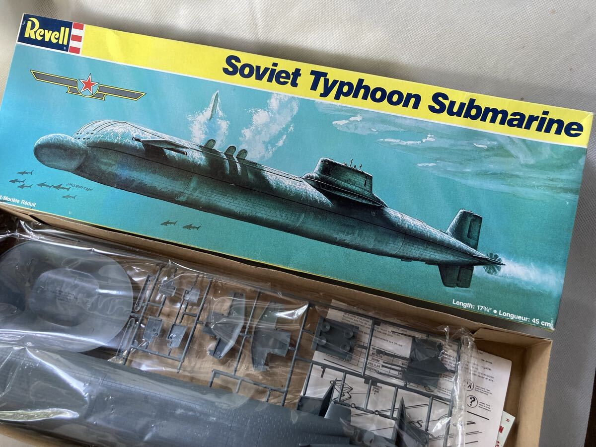 ★★　 レベル 1/400 【 Revell 】 ソビエト　タイフーン級潜水艦　Soviet Typhoon Submarine 　★★