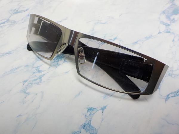 Less than human サングラス 110LA-41 56口22-135 日本製