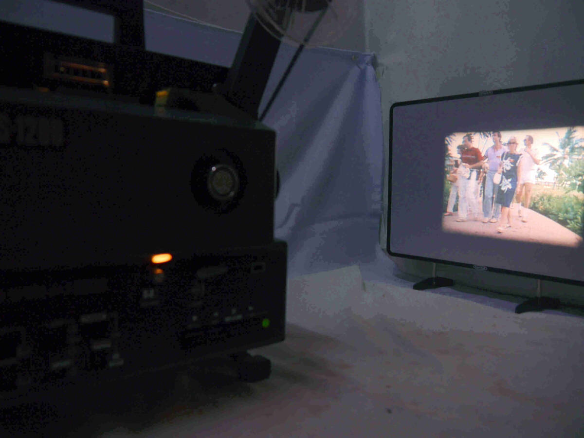 最後期進化形 最高級 ２トラック磁気光学ステレオサウンド８ミリ映写機　エルモ　ＥＬＭＯ ＧＳ-１２００　フルセット完備　基本動作確認！
