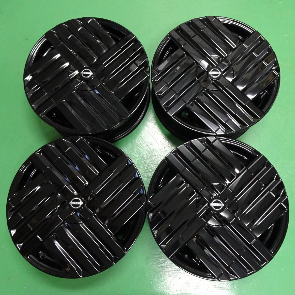 ★送料2600円～ 納車・新車外し 日産 新型 E13 NOTE AURA 後期 90周年記念 特別仕様車 純正 アルミホイール 4本セット ノート オーラ