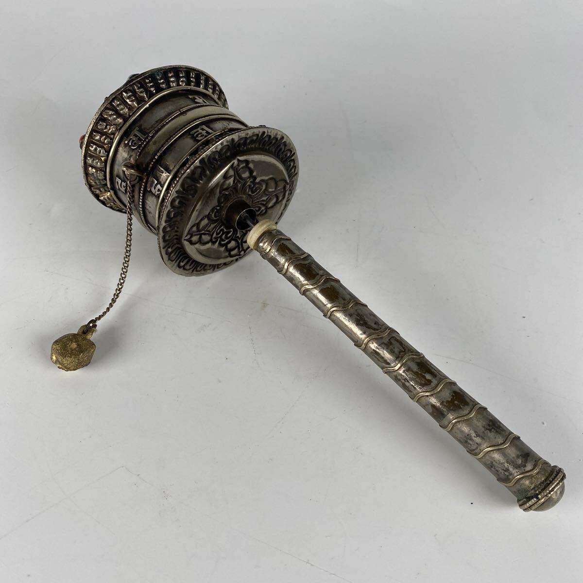 旧家整理品　マニ車　転経器　チベット　密教　仏教美術　骨董品　古美術品　仏具　法具　中国古玩　全長21.5cm 重量115g【83②】