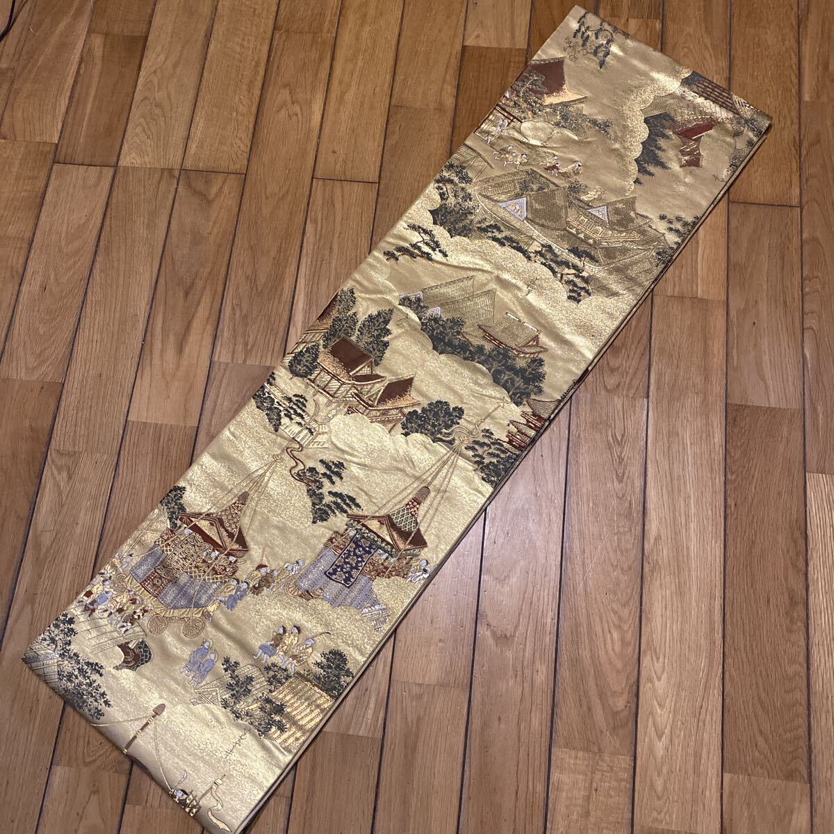 資産家整理券　美品　高級帯　袋帯　本金　人物　楼閣　風景　金彩　金箔　刺繍　金銀糸　正絹　和装　着物　骨董品　古美術品【816】