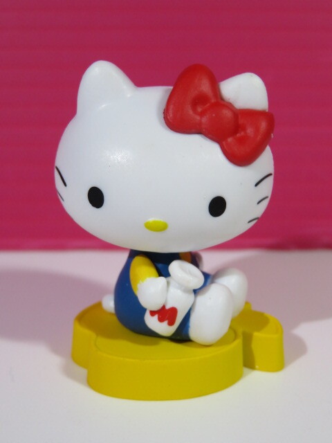 ハローキティ　シェイキー！サンリオキャラクターズ　バブルヘッドドール　フィギュア　ハローキティ（座り）