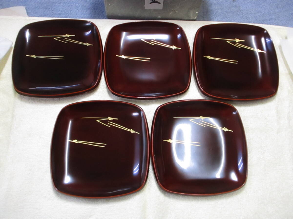 未使用保管品超綺麗★５客 輪島塗 茶色と黒 金彩 すすき? 銘々皿 茶托 菓子皿 四方皿★R