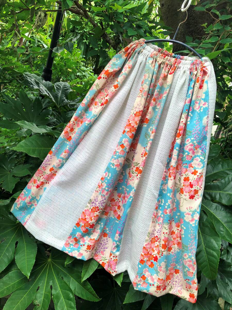 ハンドメイド　着物リメイク・和服リメイク　浴衣リメイク　フレアスカート・ロングスカート　春夏物　送料230円　お花柄＆紳士浴衣