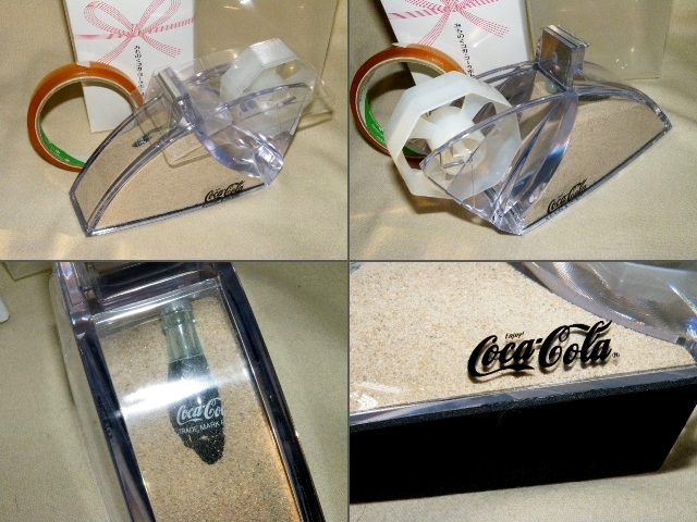 x品名x 非売品コカ・コーラ 砂とミニボトル入りデザイン テープカッター未使用ラスト♪年代物Coca Colaノベルティ?グッズ企業物コカコーラ
