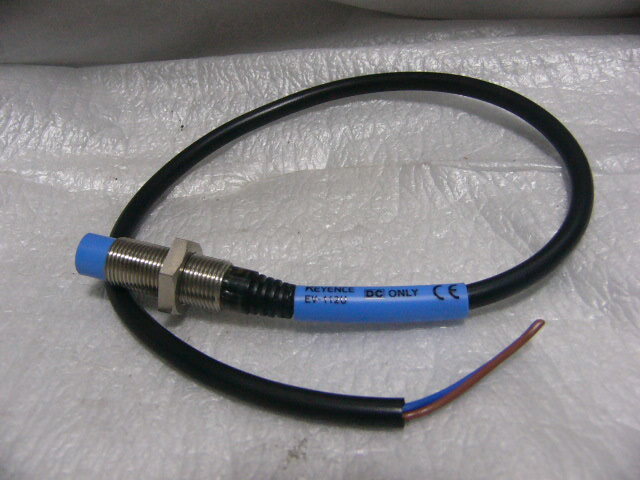 ★未使用★ KEYENCE/キーエンス EV-112U 2線式近接センサ(加工有) 複数有