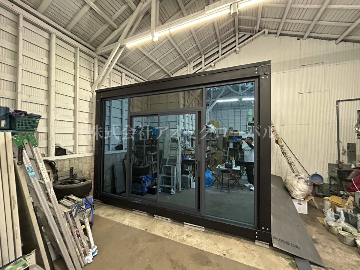 【屋上に上がれます】3×4ｍ ガラス出入口 断熱材入り小型ハウス コンテナデザイン プレハブハウス 全国設置可能 大阪/兵庫/奈良/京都