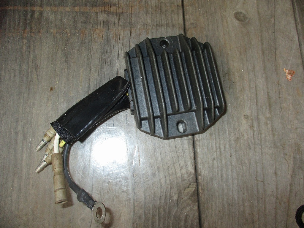 スズキ 船外機 DF9.9 DF15 DF20 レギュレーター　レギュレータ　整流器 32800-89L00 スズキ船外機部品多数出品中　
