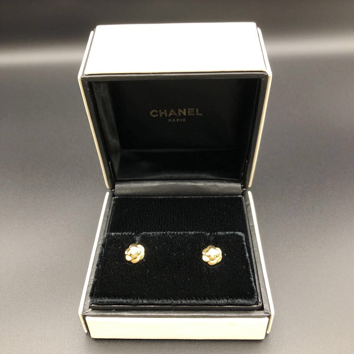 【CHANEL】シャネル　カメリア　ピアス　ダイヤ　K18 4.4g ケース汚れ有り　中古品