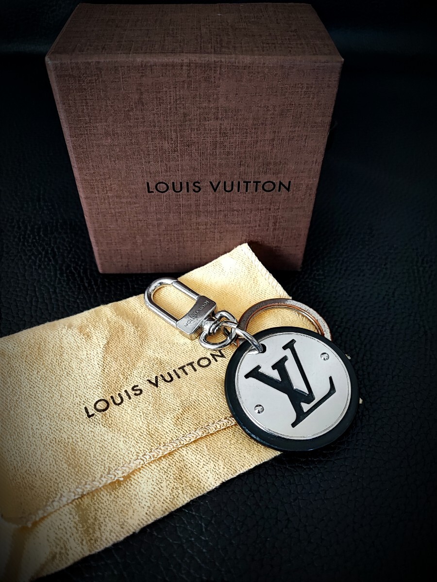 良品　ルイヴィトン　LOUISVUITTON　キーホルダー　キーリング　キーケース　カラビナ　バッグチャーム　高級品