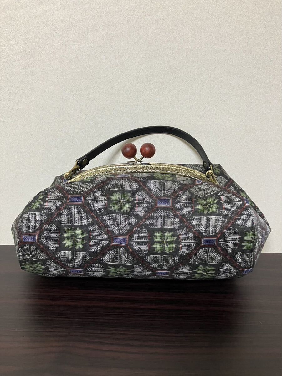 アンズルーム★コロンと可愛い　がま口　バッグ★ハンドバッグ★着物リメイク★紬