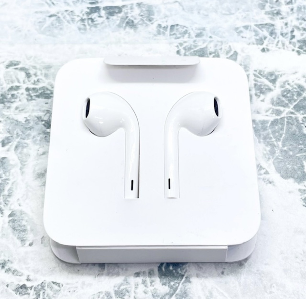 6616//【未使用品 】 Apple ライトニングイヤホン 純正 正規品