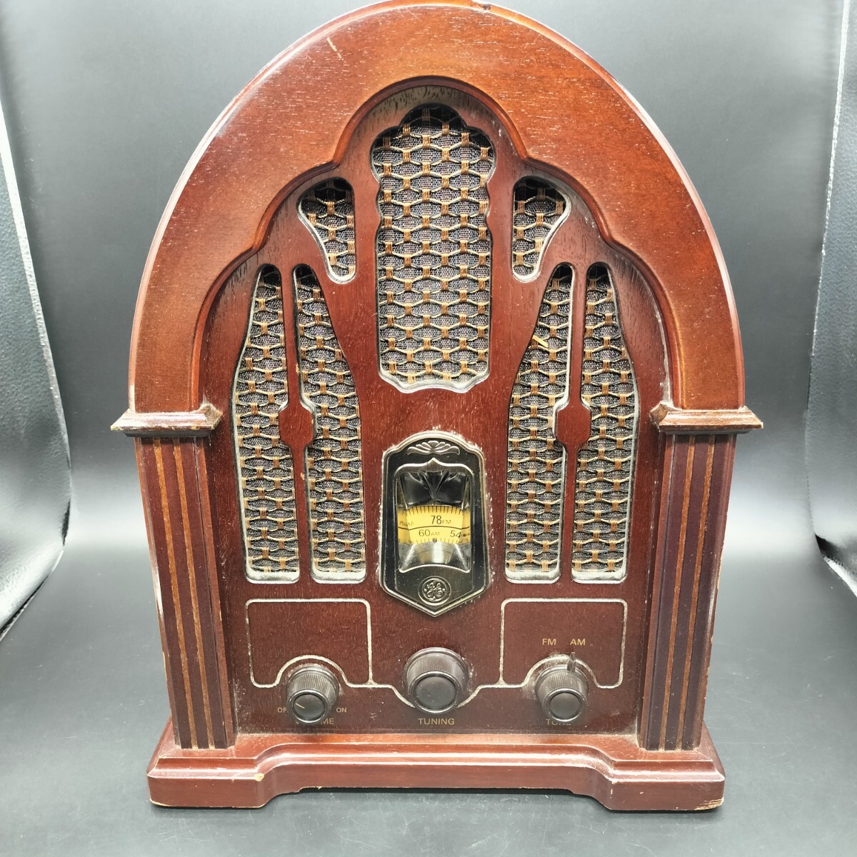 受信確認済 THOMSON トムソン　7-4100J　FM/AMラジオ　FMラジオ AMラジオ 木製キャビネット　レトロインテリア　573 TJ