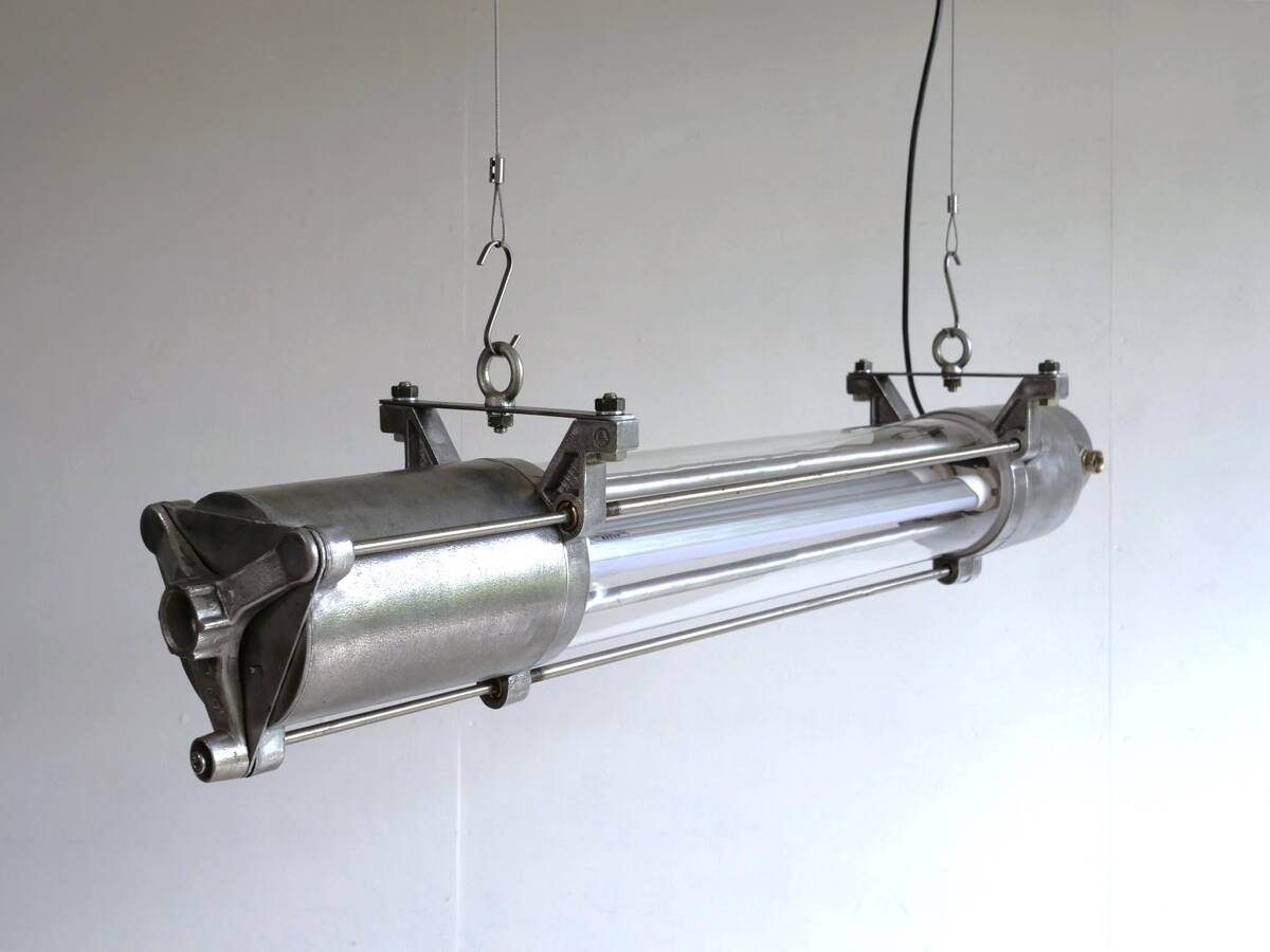 GERMANY ドイツ製　インダストリアル　チューブランプ tube lamp アトリエ 倉庫 工業系 インダストリアル 店舗什器　-367
