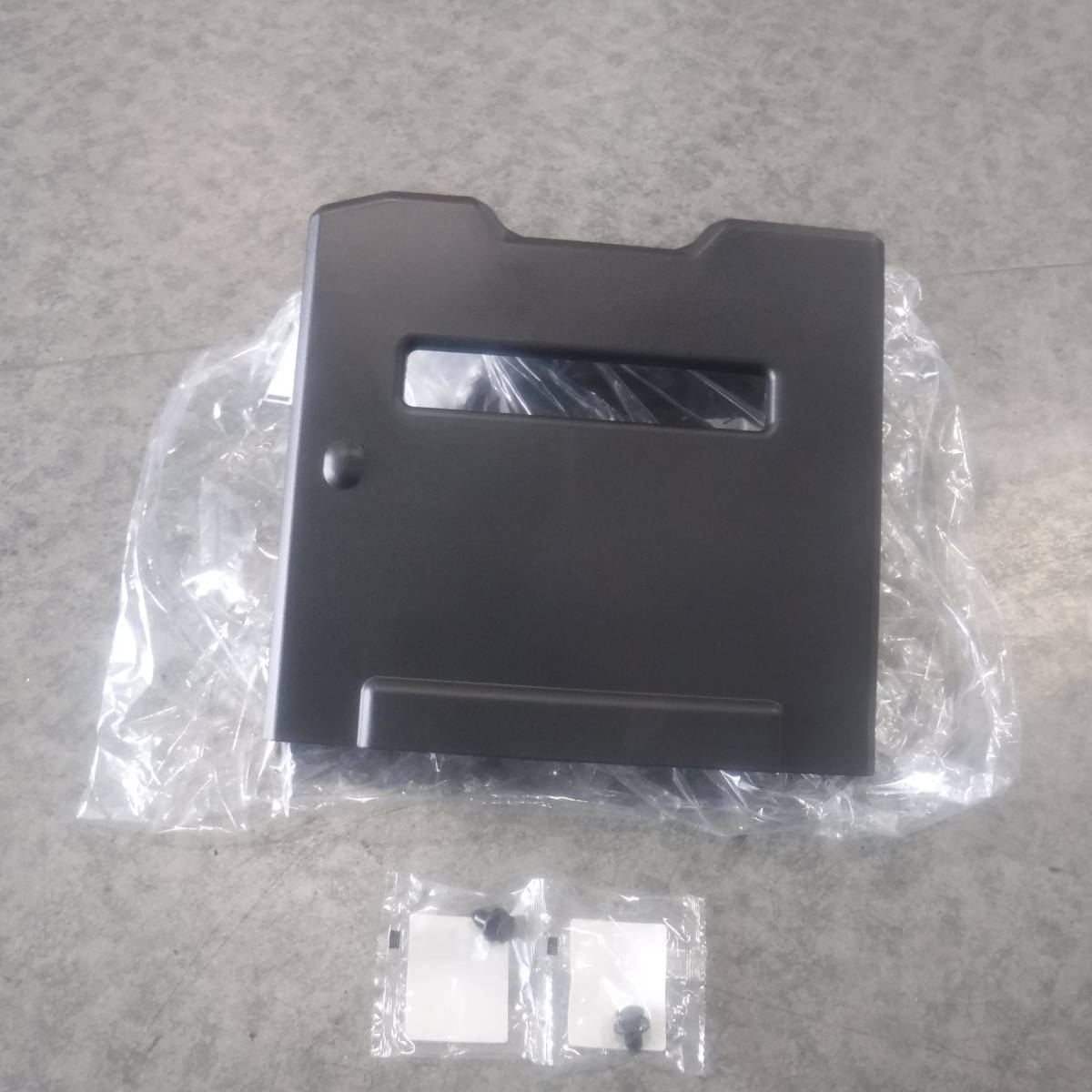 スズキCARRYキャリー軽トラック4WDキャリイ純正バッテリー新品カバー72515-67H0ケース ガードDA63Tキャリィ軽トラ部品取り車もあります