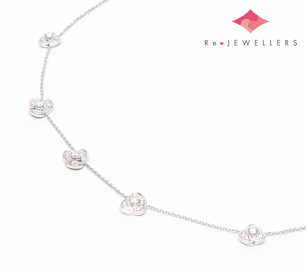 デビアス フラワーモチーフ ダイヤモンド 18金ホワイトゴールド ネックレス【中古】