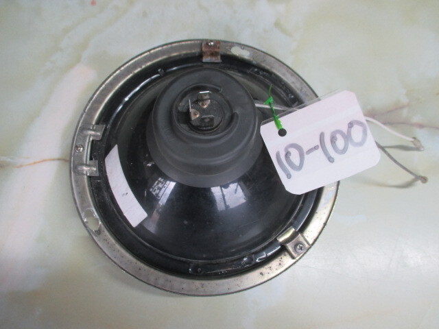 10-100 H4バルブ旧車 ＩＰＦ-910Ｈマーク有りますがバルブの径が１８ｃｍくらいで高さが１２ｃｍ位ですバルブはおまけ程度にお考え下さい。