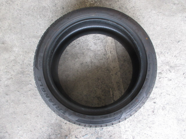 ２１５／４５Ｒ１８　トライアングル　中古　１本のみ　１カ月程度使用