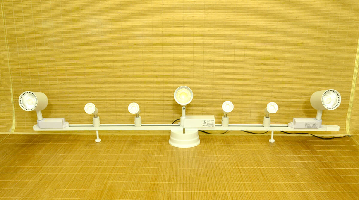 レールライト ダクトレール LEDスポットライト E26口径ソケット 8点セット 中古品