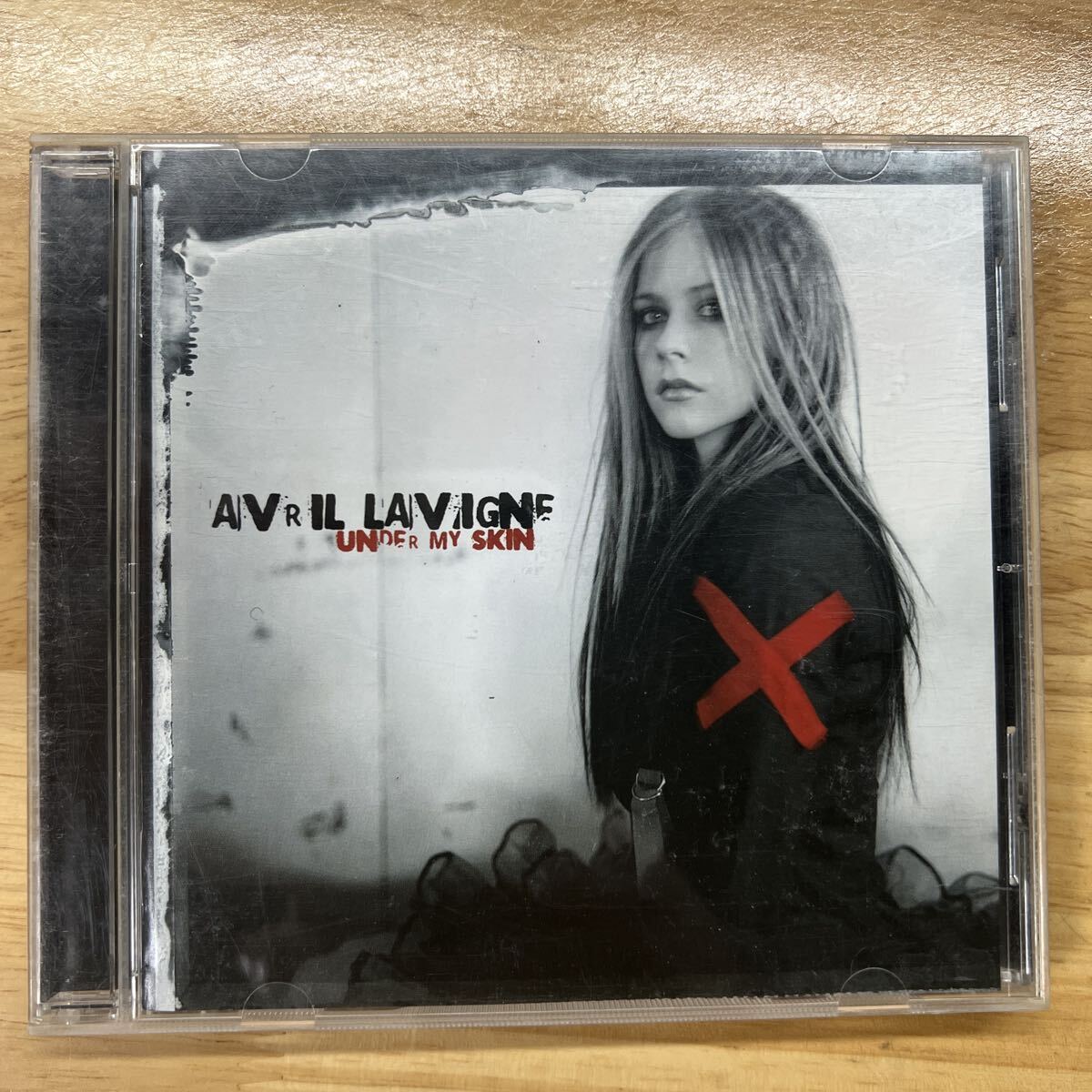 アンダーマイスキンAvril Lavigne Under My Skin管理y394