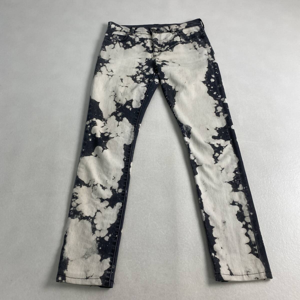 グッチ ジーンズ フラワー刺繍　ブリーチ 加工 GUCCI タイダイ 花柄刺繍 ブラック ホワイト M・L相当